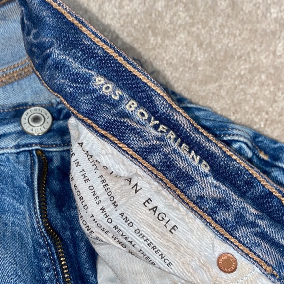 AE Boyfriend Jean - Picture 4 of 5